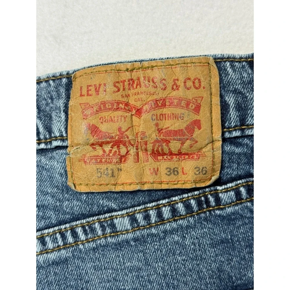 Levis levis 541